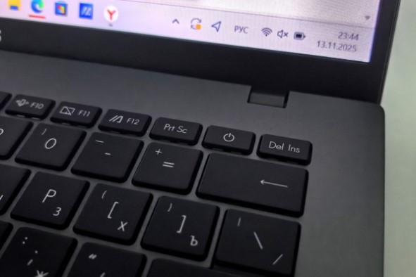 ASUS Vivobook S 14 (M3407H) Laptop Review