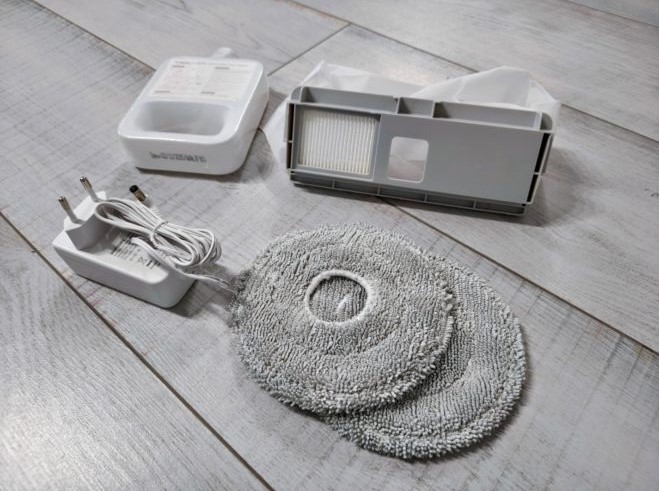 Trouver E30 Aqua Robot Vacuum Cleaner