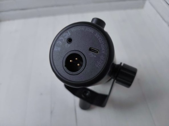 Review of the FIFINE AmpliTank Tank6 microphone and FIFINE BM88 stand