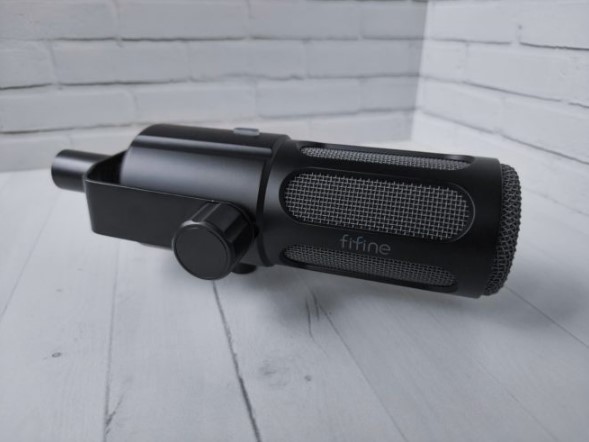 Review of the FIFINE AmpliTank Tank6 microphone and FIFINE BM88 stand