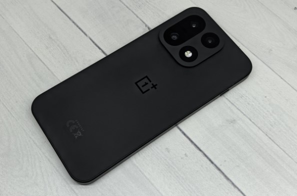 OnePlus 15 Smartphone