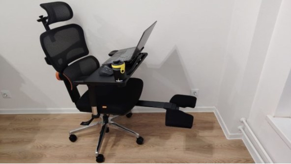 FoxGear NETZ Model X Ergonomic Chair