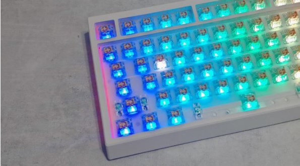 EPOMAKER Sea Salt Silent V3 Switch Set Review – For a Quiet Gaming Setup