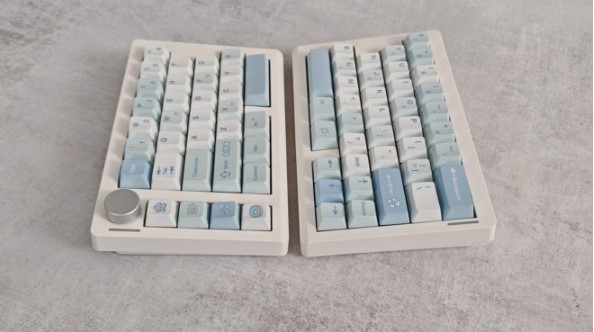 EPOMAKER Split70 Mechanical Keyboard